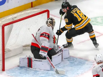 Pavel Zacha scores with 6 seconds left in OT as Bruins beat Senators 3-2 and earn fifth straight victory