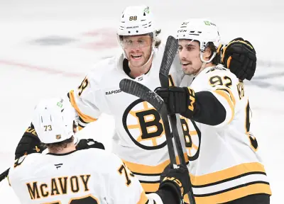 Bruins move into first place with 3-2 win over Canadiens