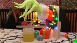 You can take selfies with Frosty and see the brightest Christmas decor at these 2 jolly SoFlo spots