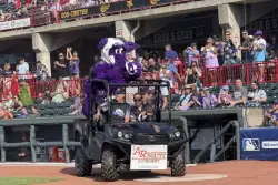 John Oliver’s Erie Moon Mammoths debut in front of a record crowd