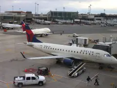 FAA lifts order slashing flights, allowing commercial airlines to resume their regular schedules